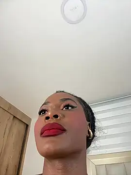 Snapshot of Ayra-starh chatting on April 22, 10:33 pm Ayra-starh online show from April 22, 10:33 pm