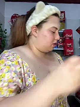 Snapshot of kitty__pinnk chatting on April 14, 7:42 pm kitty pinnk online show from April 14, 7:42 pm