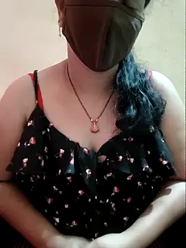 Snapshot of Latha_lovely chatting on April 17, 1:19 am Latha lovely online show from April 17, 1:19 am