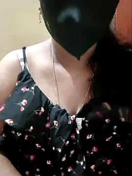 Snapshot of Latha_lovely chatting on May 13, 9:06 am Latha lovely online show from May 13, 9:06 am