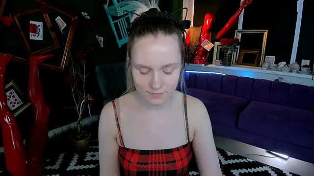 SherriButlers online show from May 11, 2:45 pm