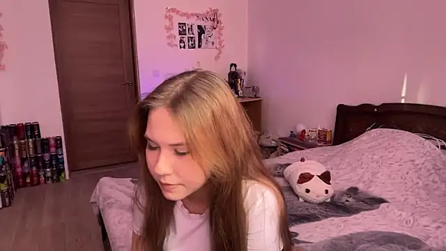 Snapshot of NyelleSpir chatting on April 28, 3:06 pm NyelleSpir online show from April 28, 3:06 pm