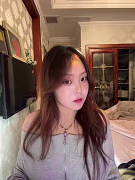 Snapshot of thelittlexx chatting on April 7, 12:05 pm thelittlexx online show from April 7, 12:05 pm