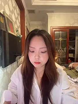 Snapshot of thelittlexx chatting on April 9, 2:44 am thelittlexx online show from April 9, 2:44 am