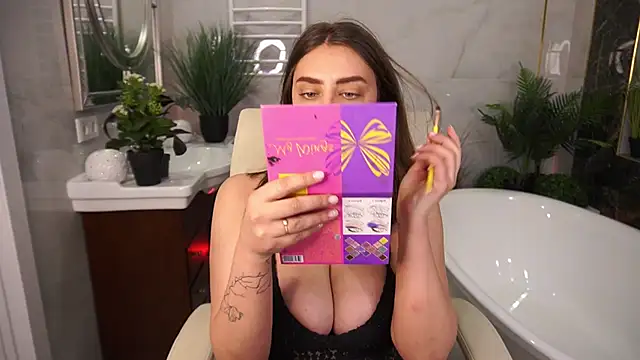 HeyKitten online show from April 22, 12:28 pm