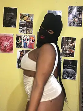 Snapshot of HornyMysteryx chatting on April 29, 11:22 pm HornyMysteryx online show from April 29, 11:22 pm