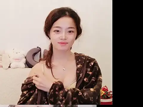 Snapshot of cc-8 chatting on March 26, 4:56 pm cc-8 online show from March 26, 4:56 pm