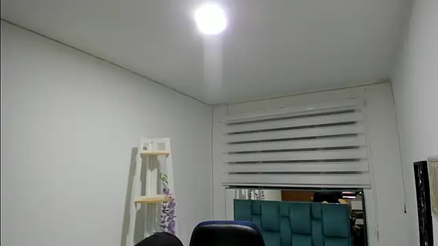 Snapshot of Sara_Red_X chatting on April 7, 3:07 am Sara Red X online show from April 7, 3:07 am