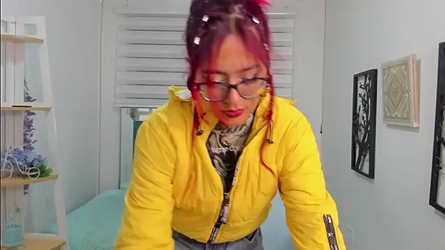 Sara Red X online show from June 28, 3:12 am