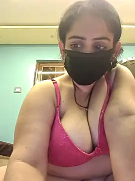 Snapshot of sonalidey5564 chatting on April 5, 10:23 am sonalidey5564 online show from April 5, 10:23 am