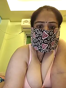 Snapshot of sonalidey5564 chatting on April 13, 1:49 pm sonalidey5564 online show from April 13, 1:49 pm