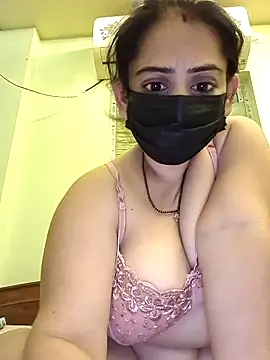 Snapshot of sonalidey5564 chatting on April 28, 8:58 pm sonalidey5564 online show from April 28, 8:58 pm