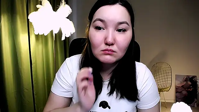 Snapshot of CamilaMartiez chatting on April 30, 11:49 am CamilaMartiez online show from April 30, 11:49 am