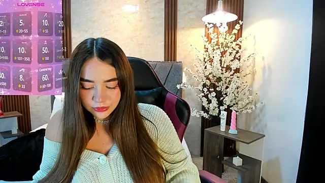 Snapshot of Anissa_m_ chatting on April 8, 7:25 pm Anissa m online show from April 8, 7:25 pm