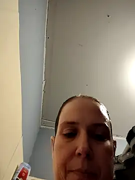 Snapshot of 023thickandjuicy07 chatting on April 5, 3:04 am 023thickandjuicy07 online show from April 5, 3:04 am