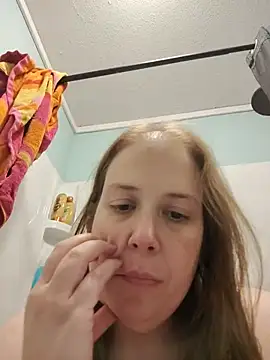 Snapshot of 023thickandjuicy07 chatting on May 19, 2:51 am 023thickandjuicy07 online show from May 19, 2:51 am