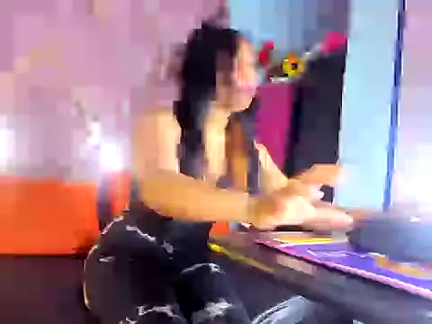 Snapshot of Laila_65 chatting on March 27, 12:27 pm Laila 65 online show from March 27, 12:27 pm