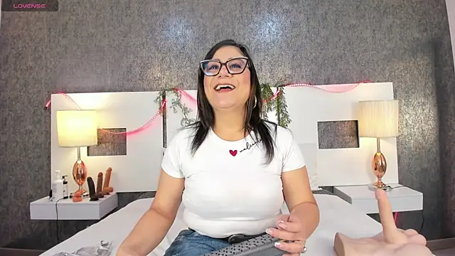 Snapshot of anna__lu chatting on April 30, 1:06 pm anna lu online show from April 30, 1:06 pm