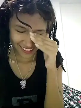 Yi Uzi online show from May 15, 11:12 pm