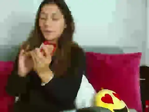 Snapshot of Violet_Donell chatting on May 14, 1:12 am Violet Donell online show from May 14, 1:12 am