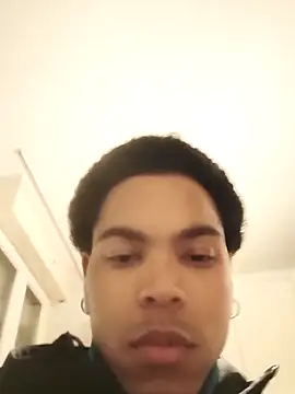 Snapshot of haleandro chatting on March 30, 6:31 pm haleandro online show from March 30, 6:31 pm