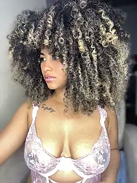 Snapshot of Kendra_curly chatting on July 19, 5:11 am Kendra curly online show from July 19, 5:11 am
