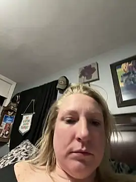 Snapshot of sweetkacibaby chatting on April 8, 4:23 am sweetkacibaby online show from April 8, 4:23 am