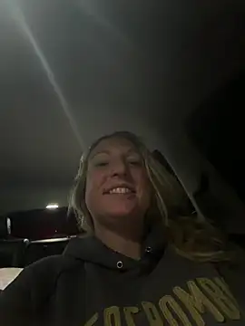 Snapshot of sweetkacibaby chatting on April 9, 5:07 am sweetkacibaby online show from April 9, 5:07 am