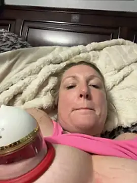 Snapshot of sweetkacibaby chatting on April 11, 7:02 am sweetkacibaby online show from April 11, 7:02 am