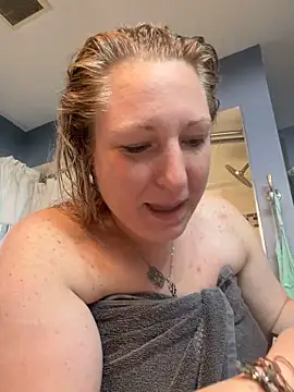 Snapshot of sweetkacibaby chatting on May 3, 1:28 pm sweetkacibaby online show from May 3, 1:28 pm