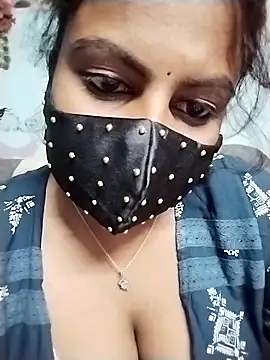 honeyflowerr online show from March 28, 7:35 pm