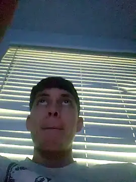 Snapshot of 503splurge chatting on April 4, 12:20 am 503splurge online show from April 4, 12:20 am