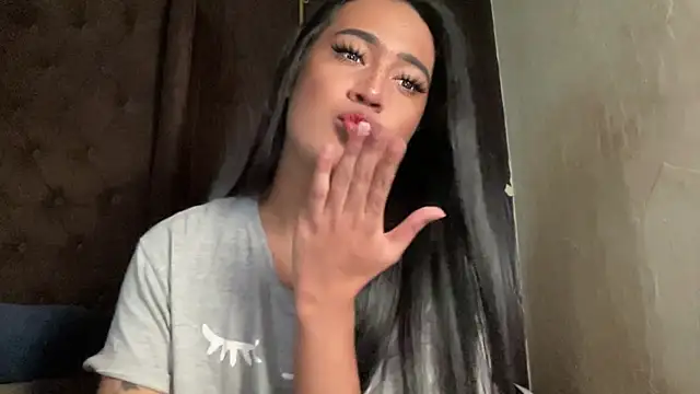 Snapshot of theonlycindy chatting on April 7, 9:10 am theonlycindy online show from April 7, 9:10 am