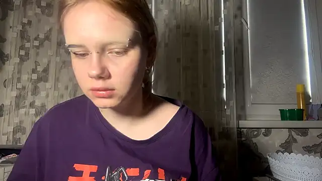 KrystenHoye online show from March 31, 7:31 am