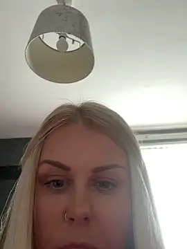 Snapshot of saucymelaine09 chatting on March 26, 1:28 pm saucymelaine09 online show from March 26, 1:28 pm