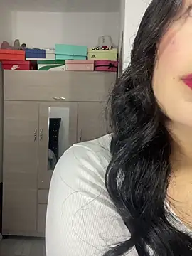Snapshot of Cami_olarte chatting on April 16, 6:30 pm Cami olarte online show from April 16, 6:30 pm