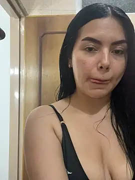 Snapshot of Cami_olarte chatting on April 20, 4:26 am Cami olarte online show from April 20, 4:26 am