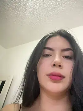 Snapshot of Cami_olarte chatting on April 24, 5:10 am Cami olarte online show from April 24, 5:10 am