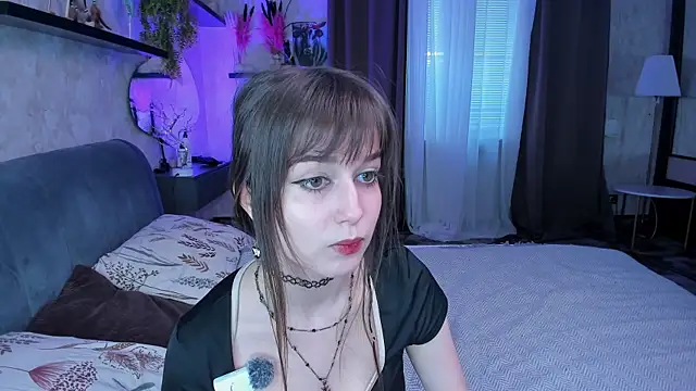 Snapshot of LaelIvie chatting on May 14, 8:32 am LaelIvie online show from May 14, 8:32 am