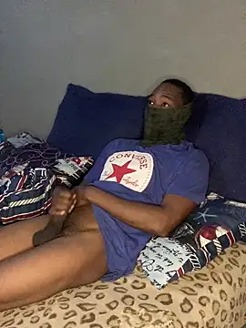 Snapshot of chinaeye012 chatting on April 15, 12:17 am chinaeye012 online show from April 15, 12:17 am