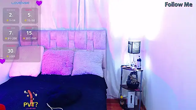 CharlottLee online show from May 22, 1:13 am