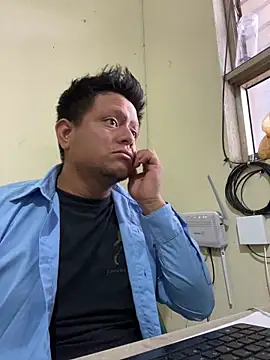 Snapshot of Luis-Armando chatting on April 15, 5:20 pm Luis-Armando online show from April 15, 5:20 pm