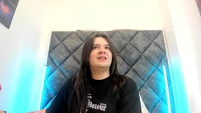 Snapshot of MatthewDavis_ chatting on April 5, 11:29 am MatthewDavis online show from April 5, 11:29 am