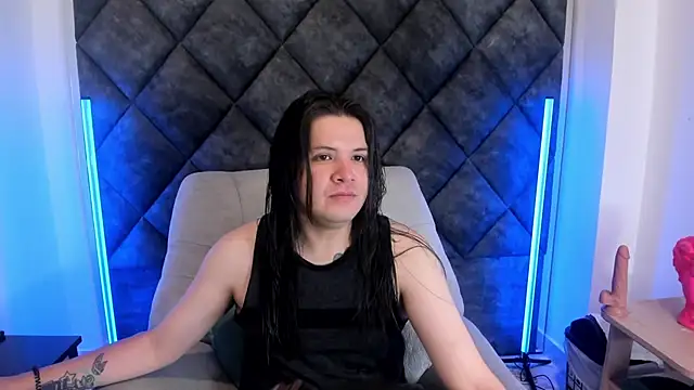 Snapshot of MatthewDavis_ chatting on April 16, 11:33 am MatthewDavis online show from April 16, 11:33 am