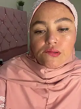 Snapshot of Marian_fadel chatting on April 8, 12:38 pm Marian fadel online show from April 8, 12:38 pm