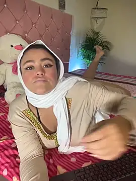 Snapshot of Marian_fadel chatting on April 29, 12:53 pm Marian fadel online show from April 29, 12:53 pm