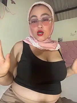 Snapshot of Marian_fadel chatting on June 7, 1:15 pm Marian fadel online show from June 7, 1:15 pm
