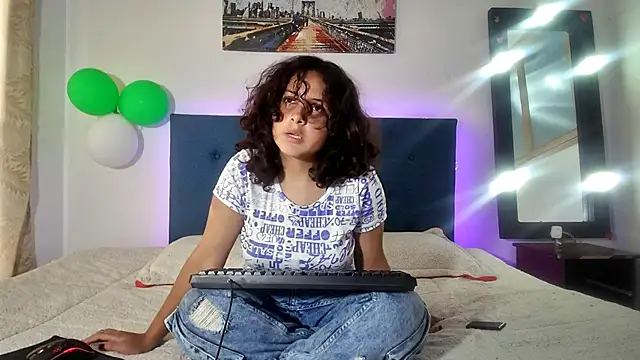 Snapshot of Miza_Cute chatting on March 26, 9:42 pm Miza Cute online show from March 26, 9:42 pm