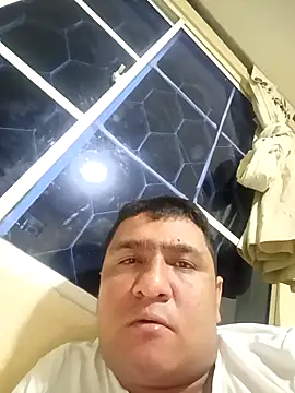 Snapshot of luis20212 chatting on March 29, 5:29 am luis20212 online show from March 29, 5:29 am