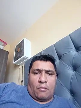 Snapshot of luis20212 chatting on April 8, 4:40 pm luis20212 online show from April 8, 4:40 pm